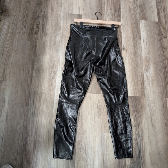 SPANXshape Womens Medium Petite Faux Leather Patent Leggings Black, Compression - Picture 6 of 6